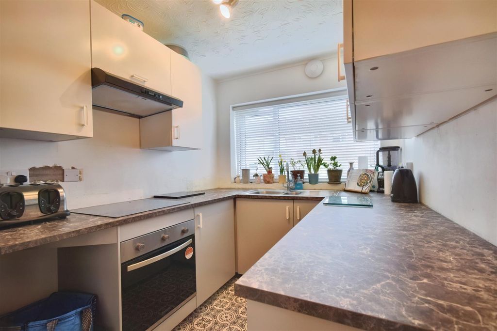 Property photo 3 of 5 655.Jpg