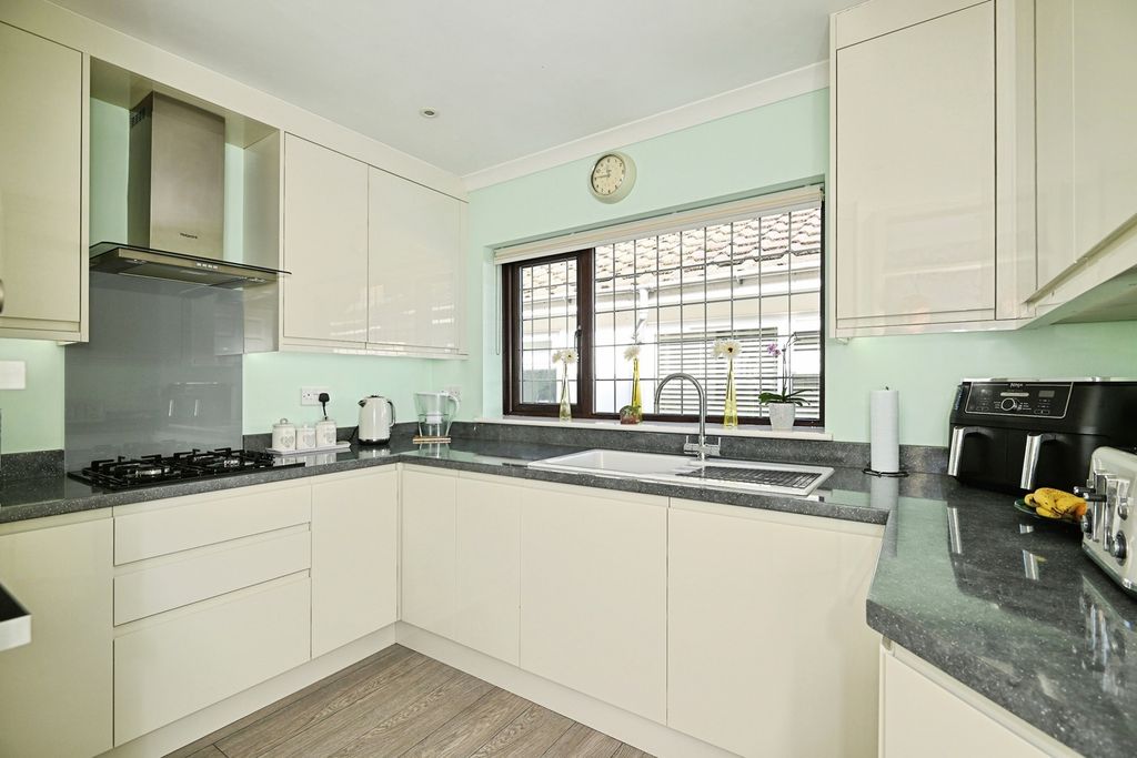 Property photo 1 of 19 Pbox-Img.Jpg