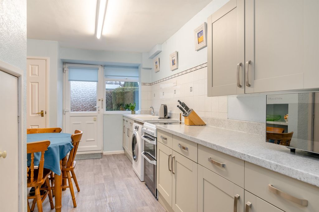 Property photo 2 of 21