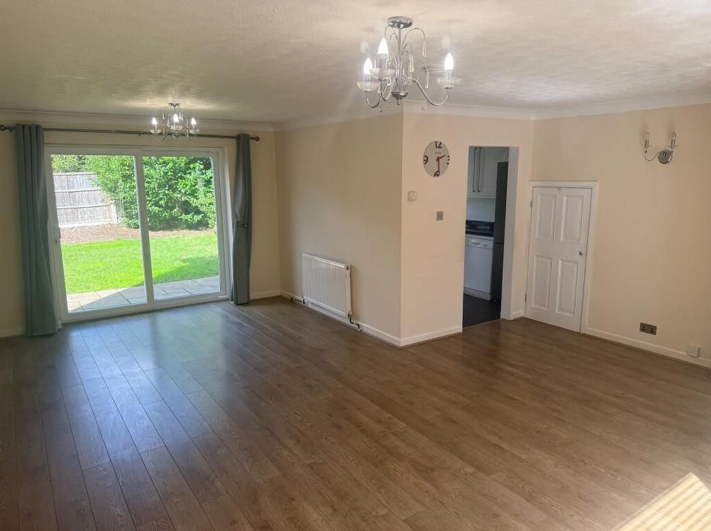 Property photo 2 of 19 Bedroom