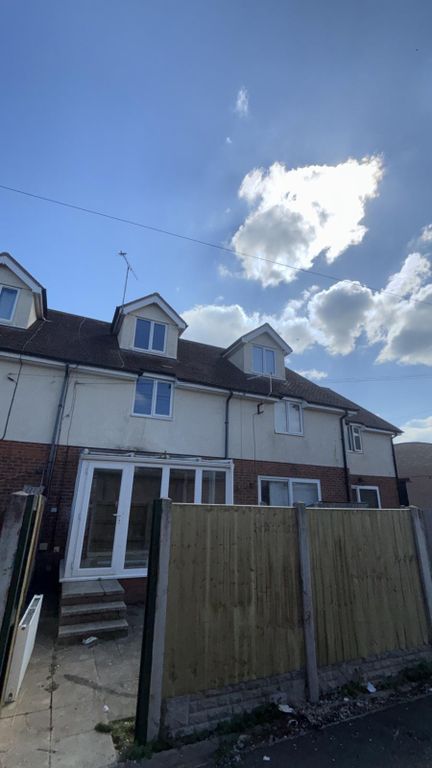 Property photo 2 of 3