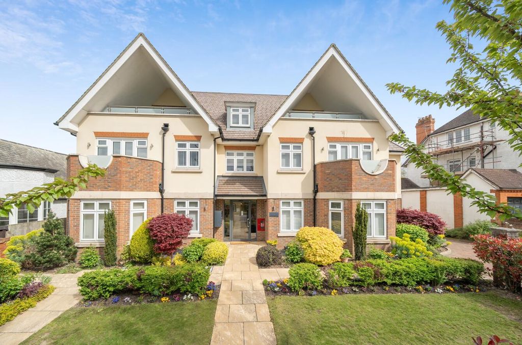 Property photo 1 of 16 Davidson Frost-Wellings, Dfw, Lansdowne Court, Bus