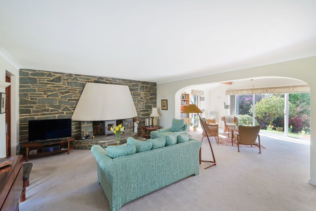 Property photo 2 of 21