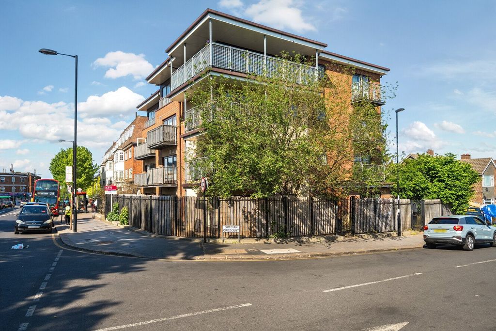 Property photo 1 of 19 Picture No. 04