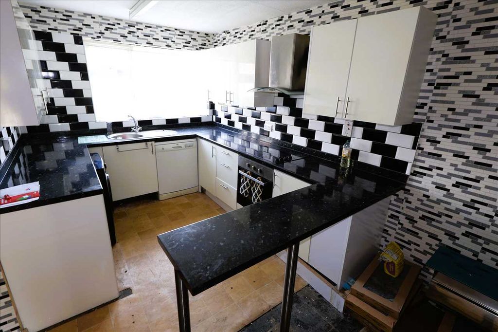 Property photo 2 of 14 Kitchen/Diner
