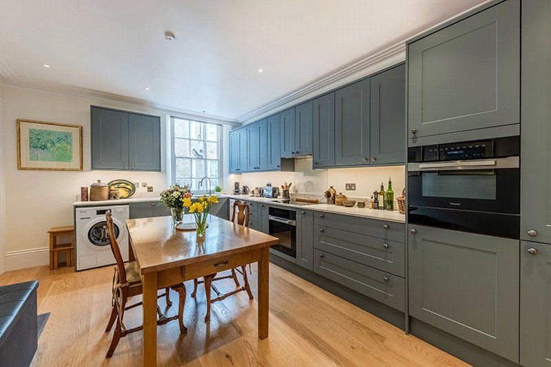 Property photo 3 of 7 Kitchen