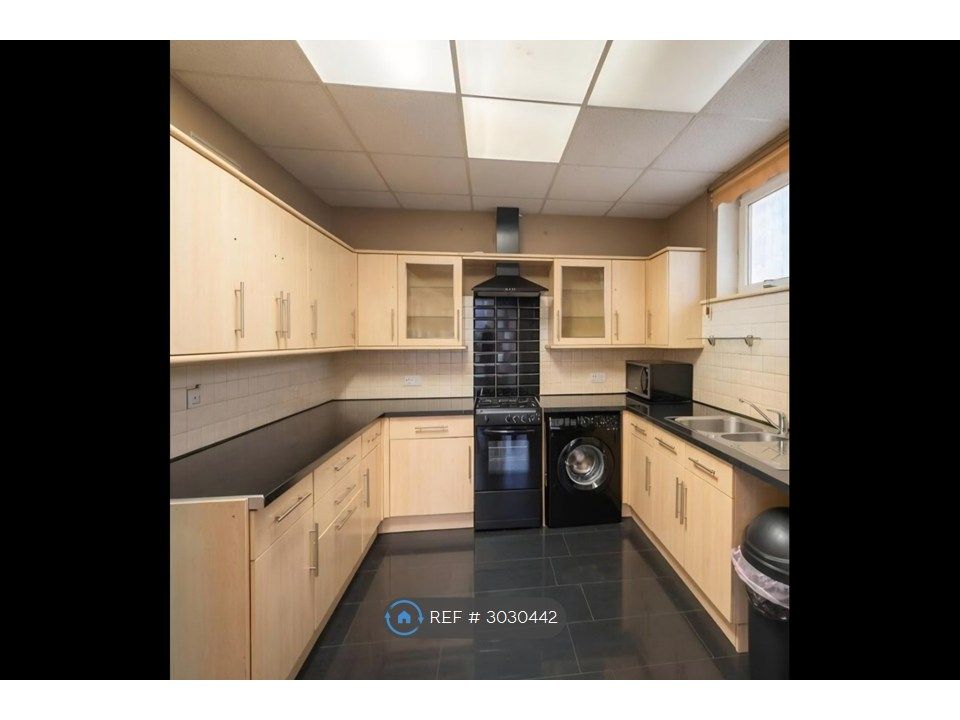Property photo 3 of 13 Kitchen