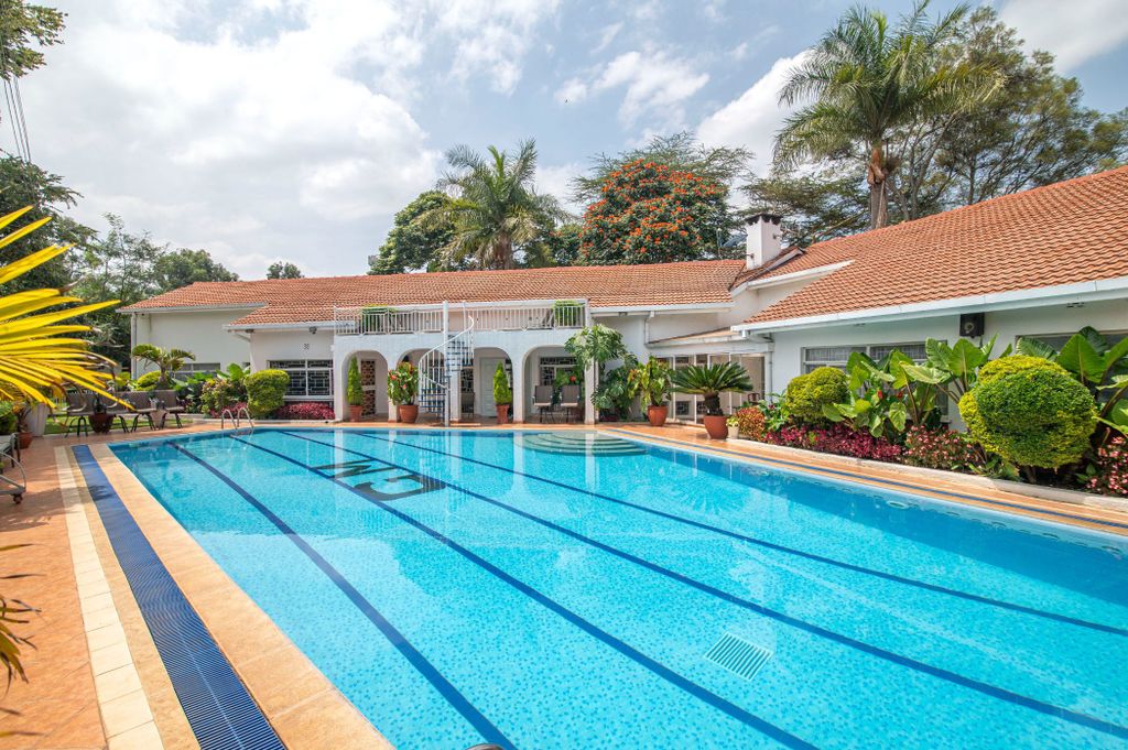 Property photo 2 of 27