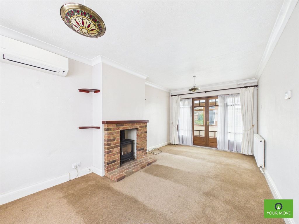 Property photo 2 of 19 Living Room