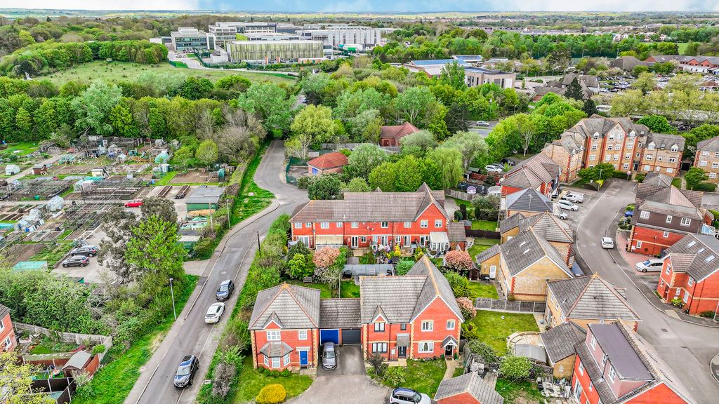 Property photo 3 of 33