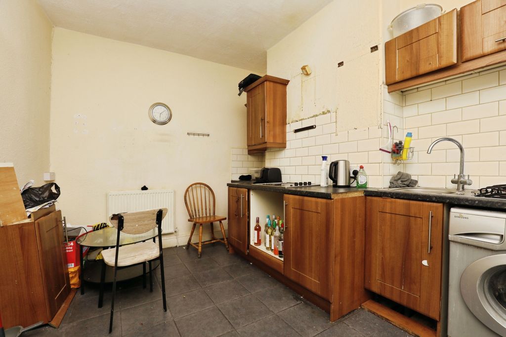 Property photo 2 of 9