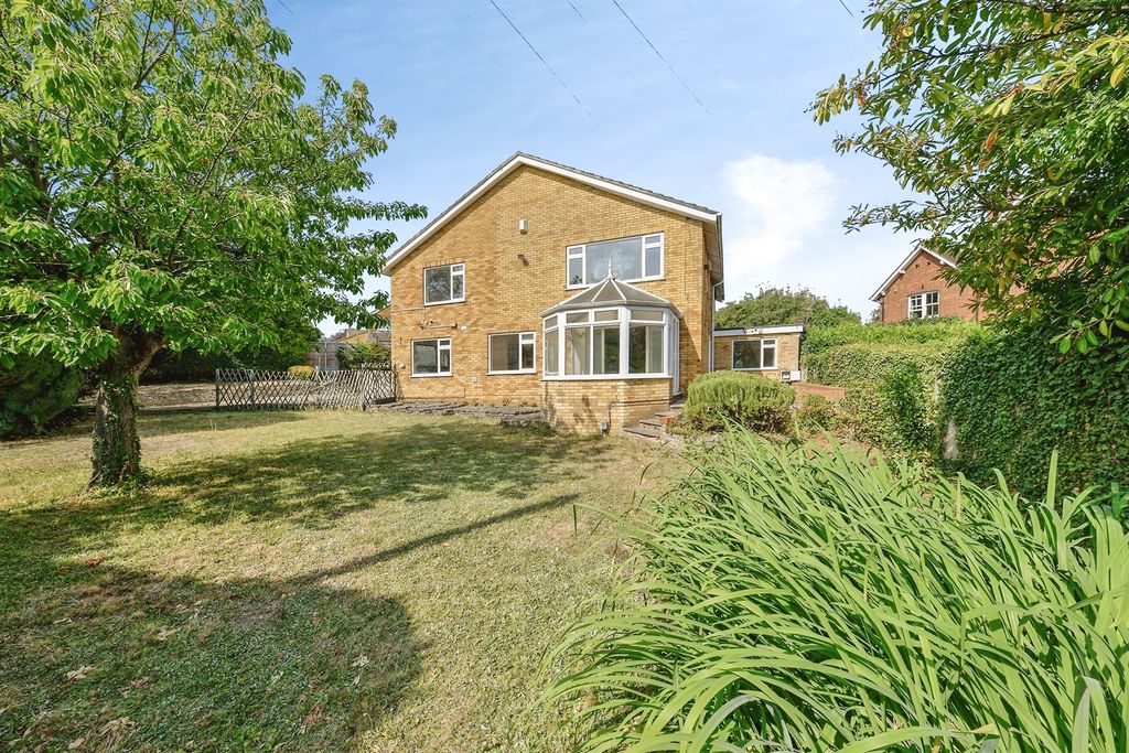 Property photo 2 of 21