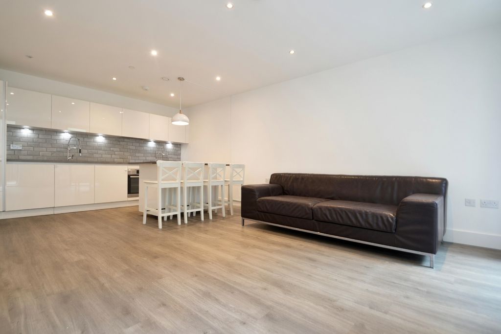 Property photo 2 of 18 Bmcts