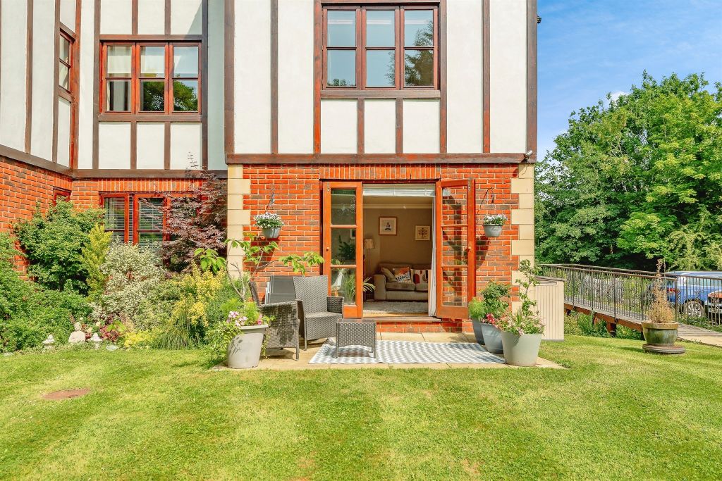 Property photo 2 of 17