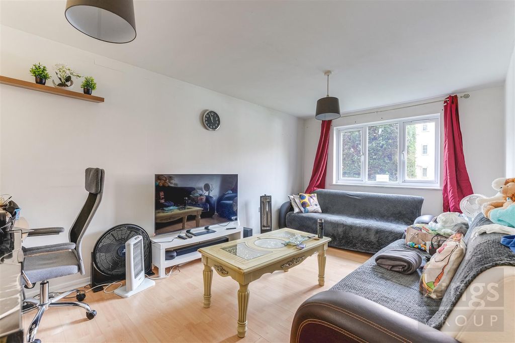 Property photo 2 of 6