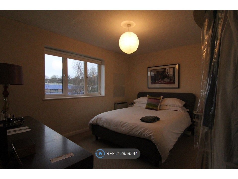 Property photo 3 of 11 Bedroom Furnished