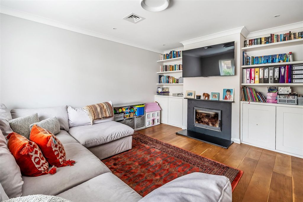 Property photo 3 of 18 33-Poplar-Ave-21.Jpg