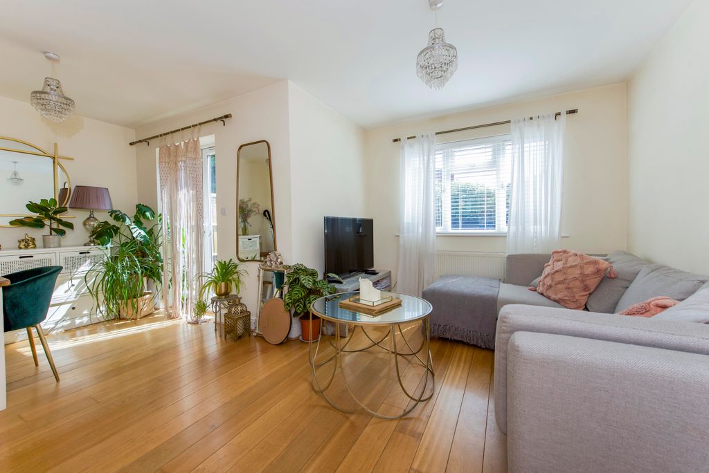 Property photo 2 of 10