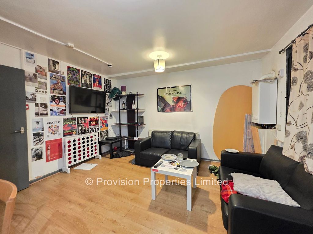 Property photo 3 of 8 Photo