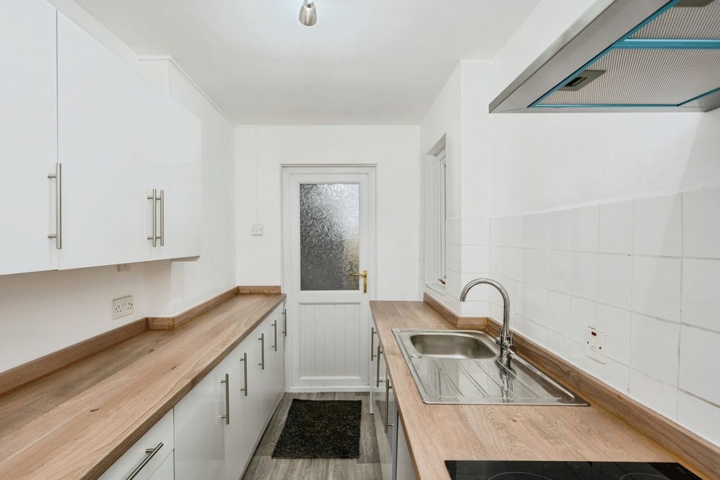 Property photo 3 of 19 Pbox-Img.Jpg