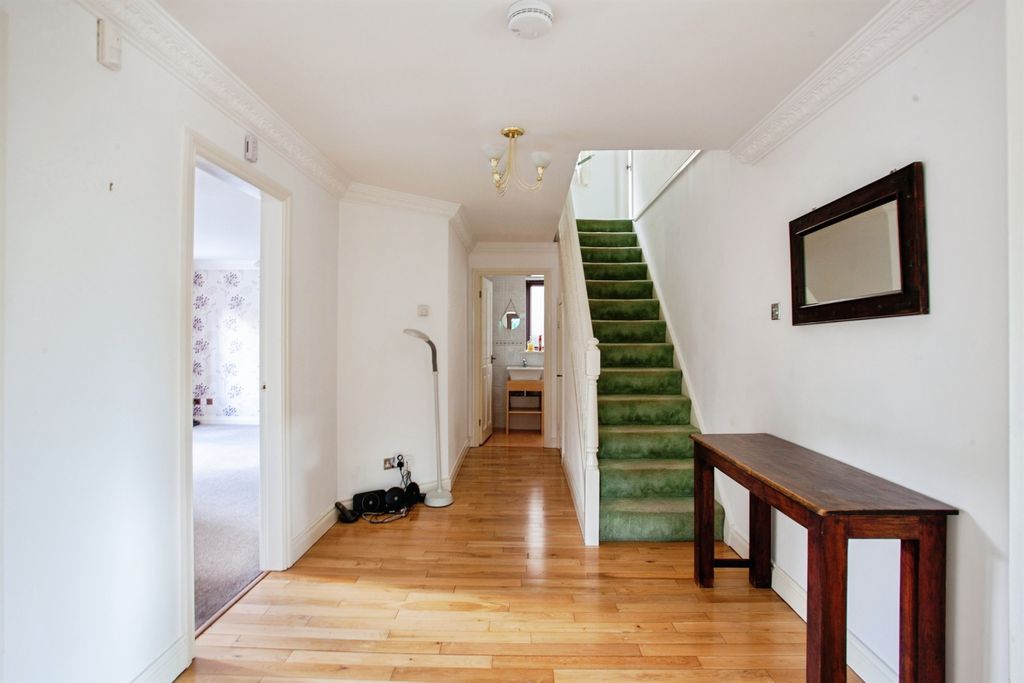 Property photo 2 of 22