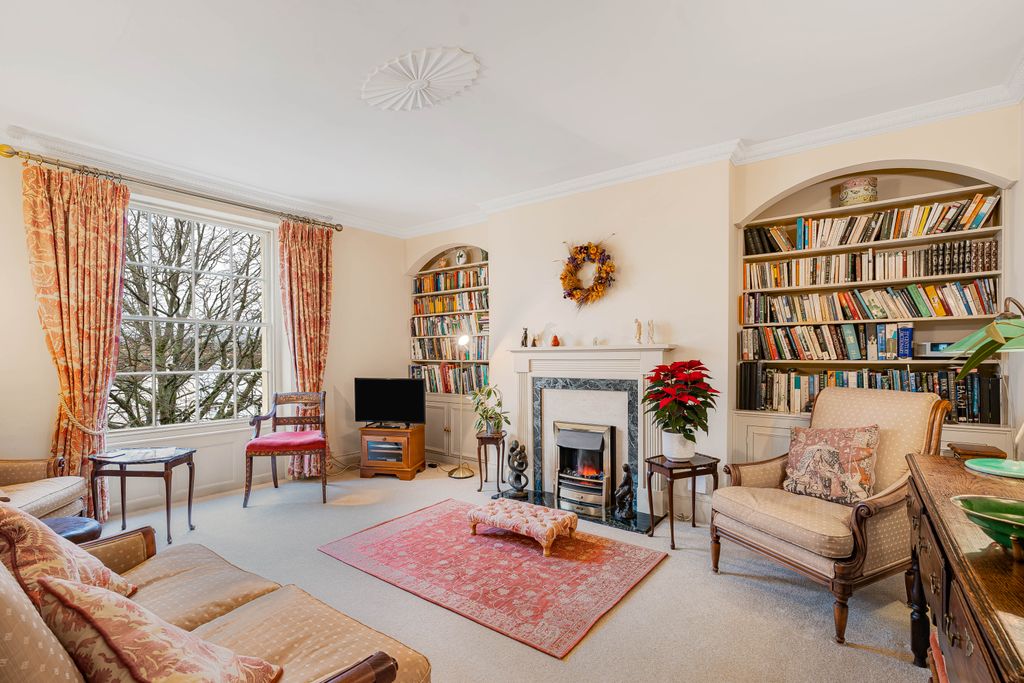 Property photo 3 of 31