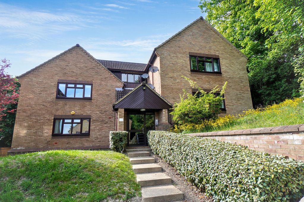 Property photo 1 of 8