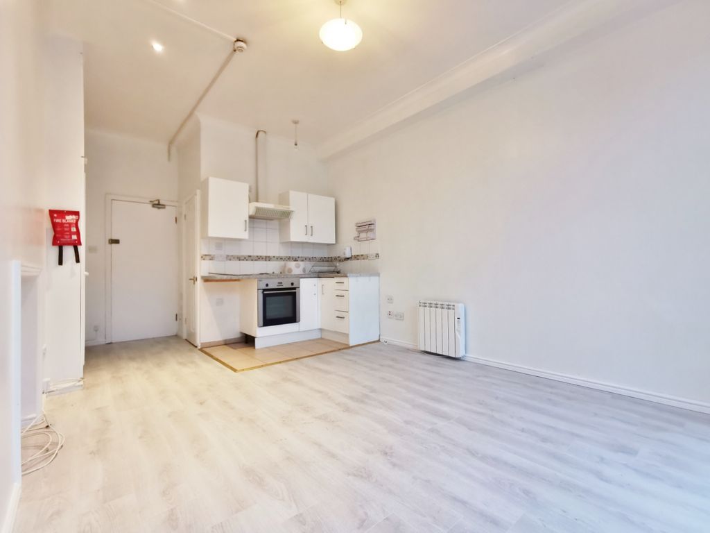 Property photo 1 of 7 Studio With Private Garden