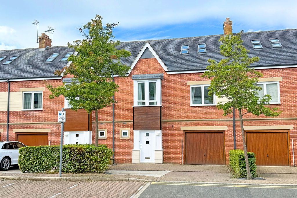 Property photo 3 of 25
