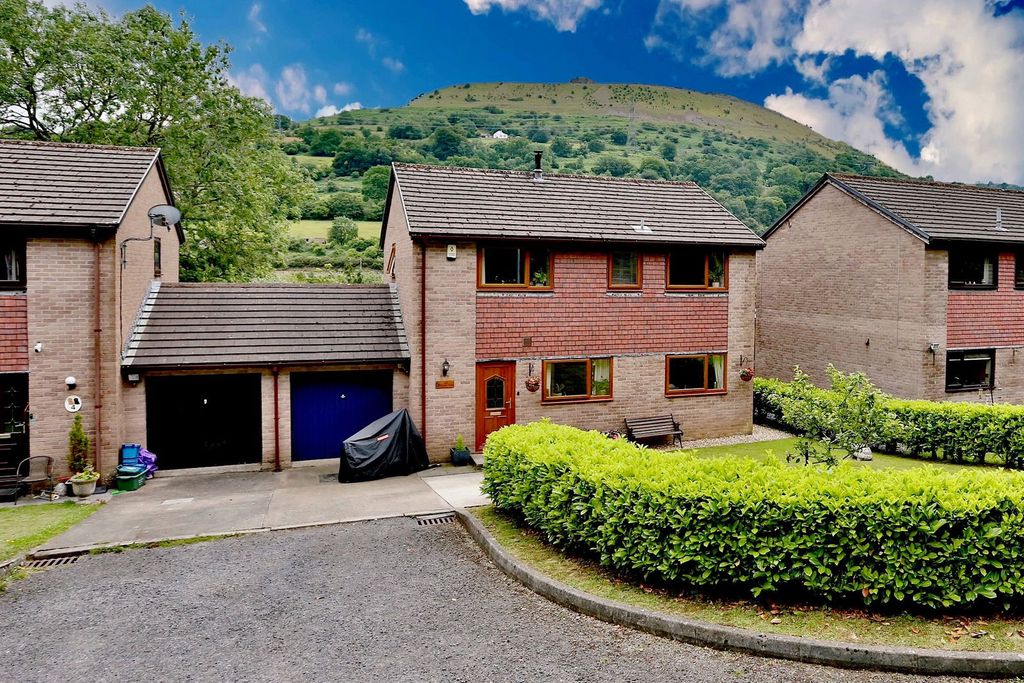 Property photo 1 of 39