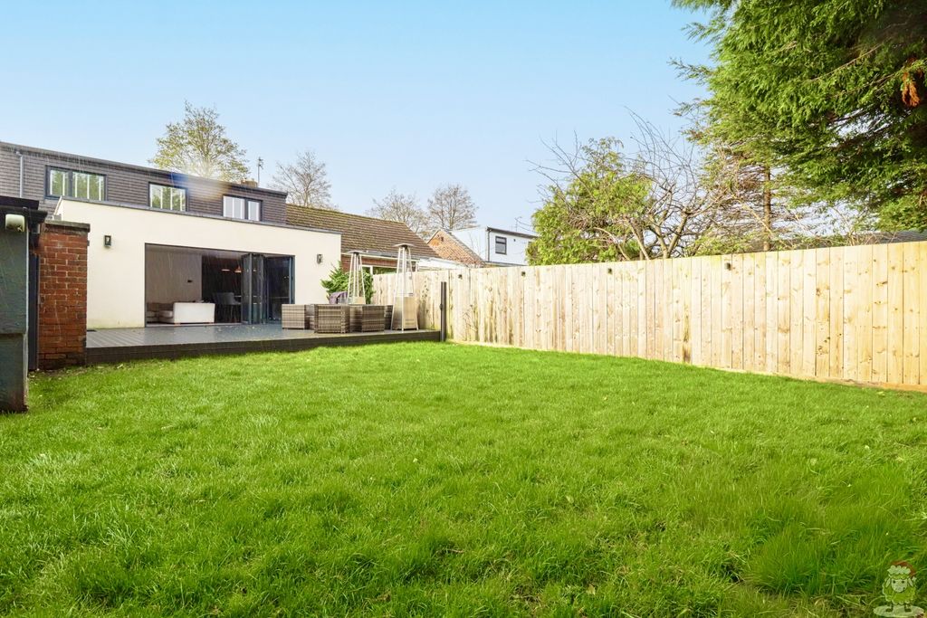 Property photo 2 of 23