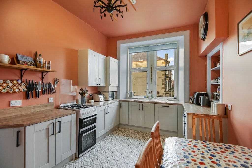 Property photo 3 of 14 Kitchen