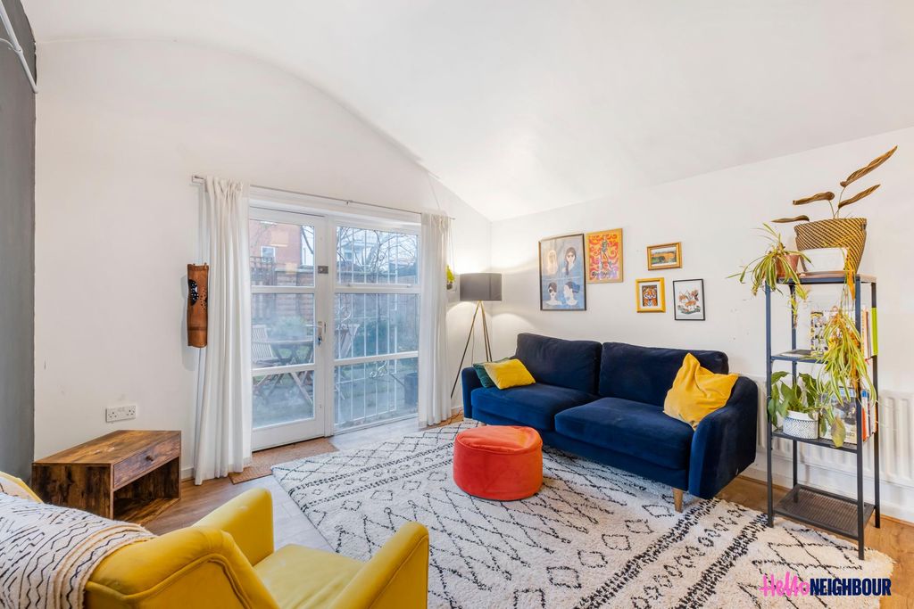 Property photo 2 of 16 Photo 1