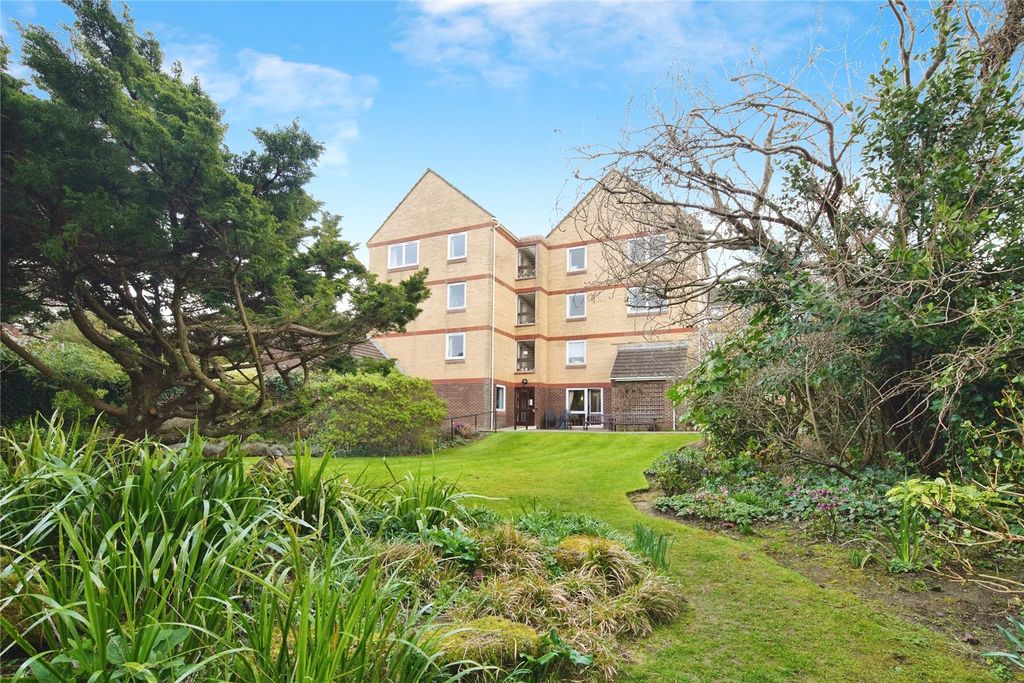 Property photo 2 of 19 Picture No. 23
