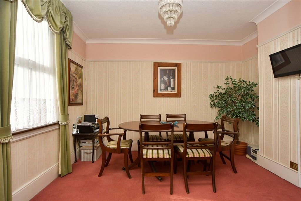 Property photo 3 of 12 Dining Area