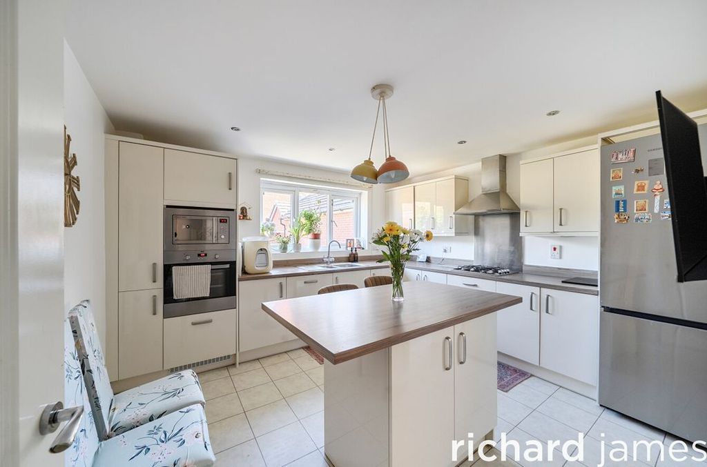 Property photo 3 of 13 B0c6Abf55c9240Fd81d41d40E1982Ad4