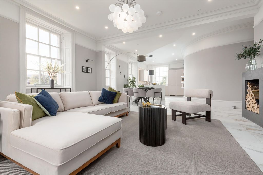 Property photo 2 of 16 Image