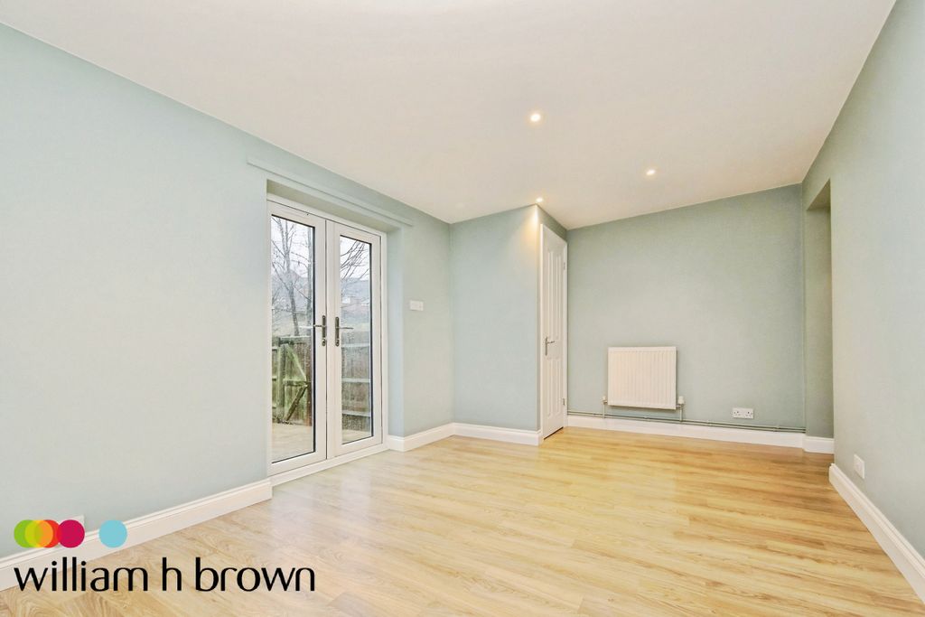 Property photo 3 of 9 Living Room