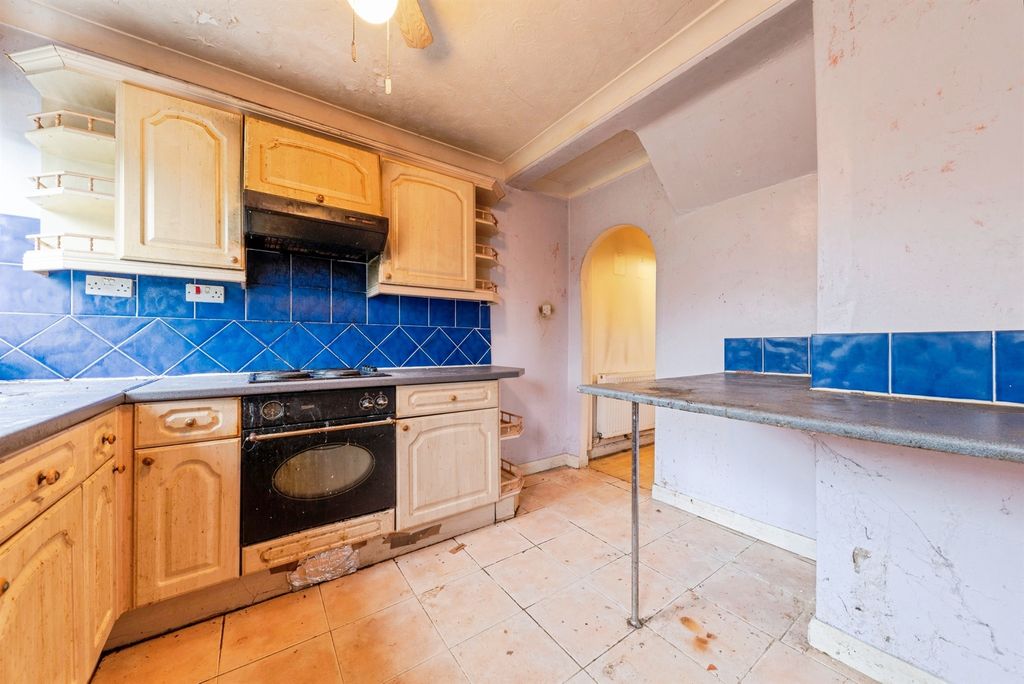 Property photo 2 of 14