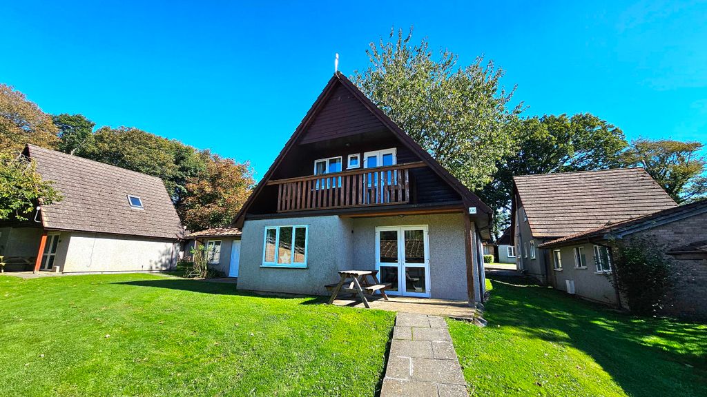 Property photo 2 of 18