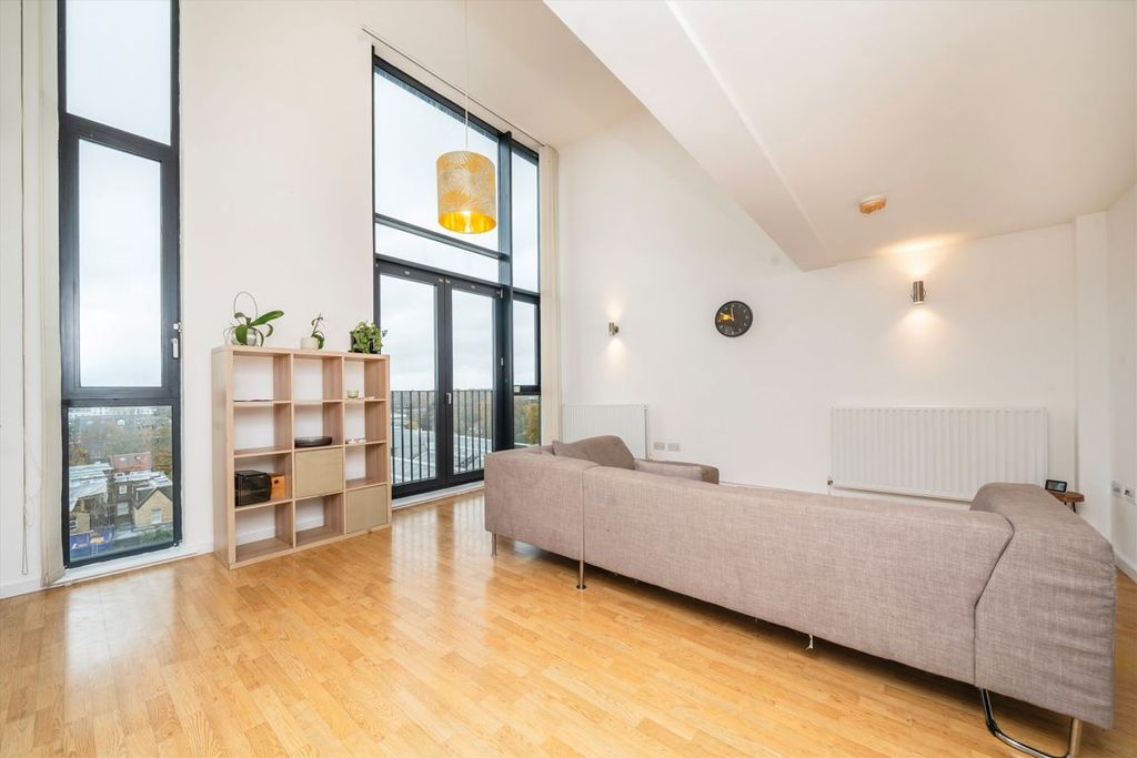 Property photo 2 of 6