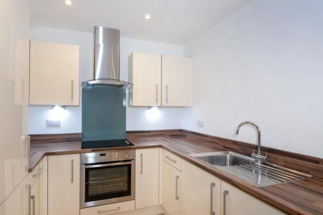 Property photo 2 of 7 Kitchen