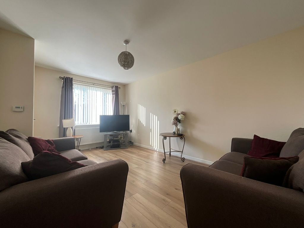 Property photo 2 of 13 4660642