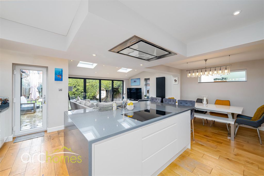 Property photo 3 of 40 Corner-9.Jpg