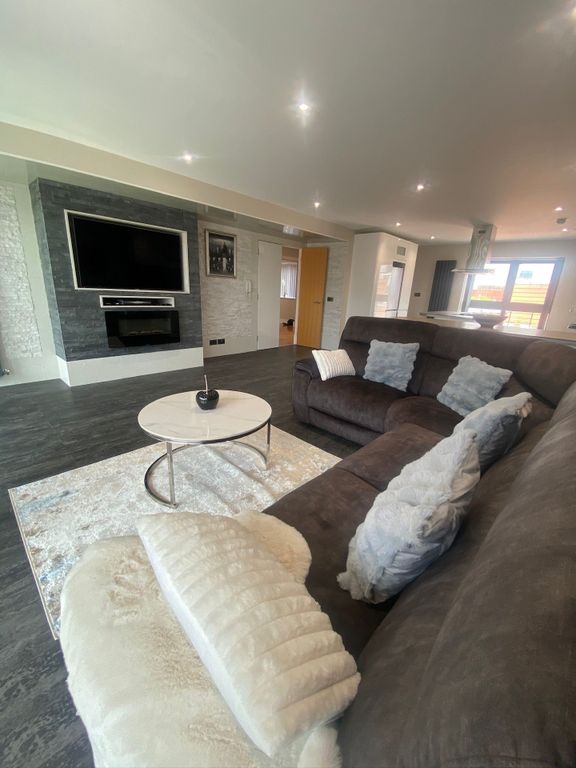 Property photo 1 of 39 71