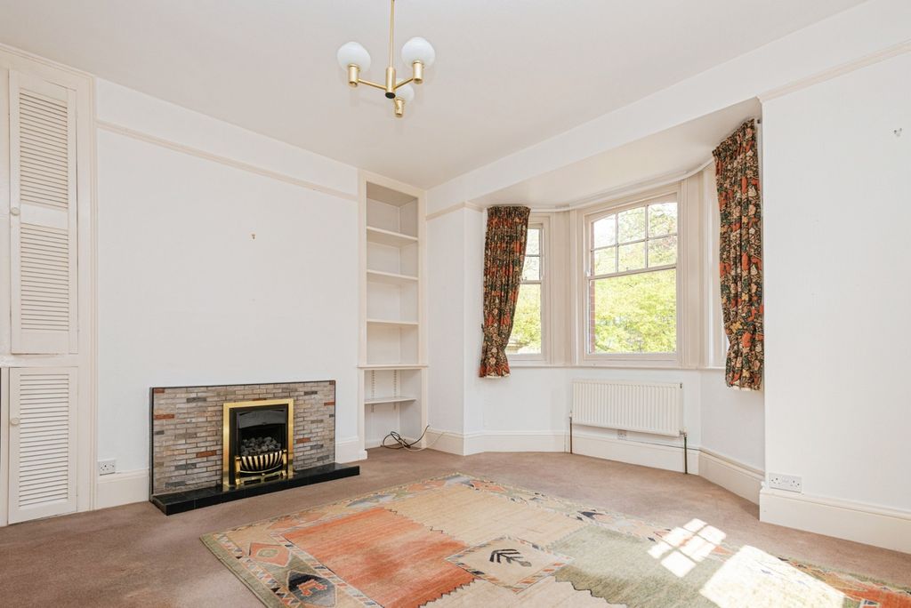 Property photo 3 of 17 Living Room