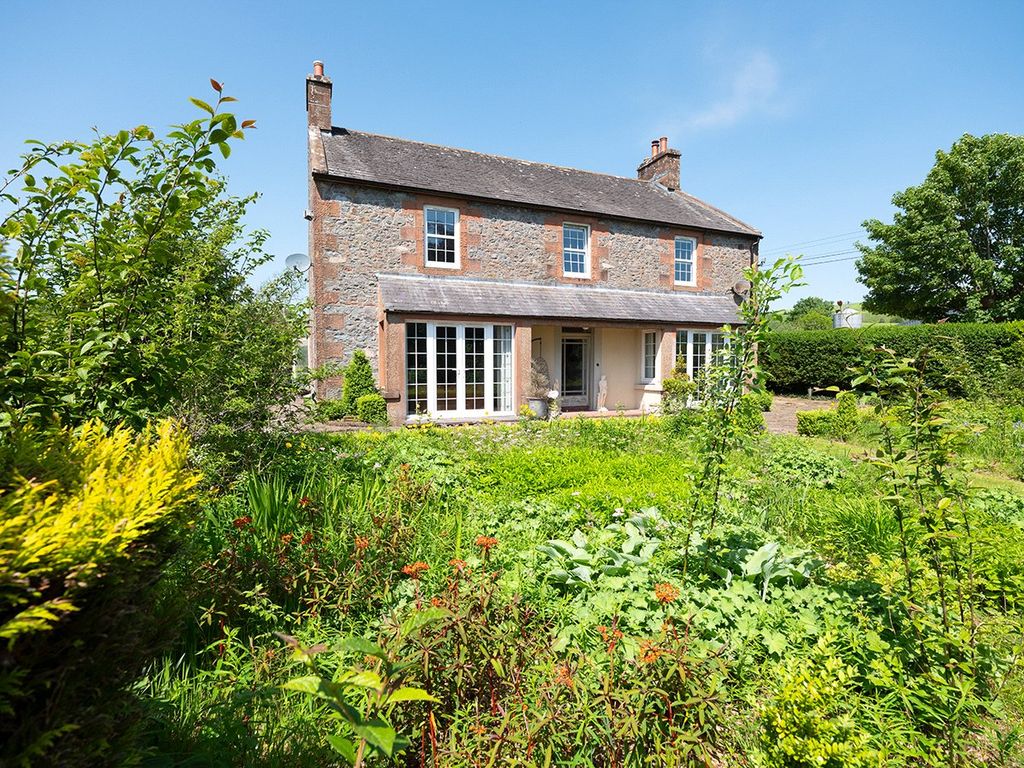 Property photo 3 of 16 Farmhouse
