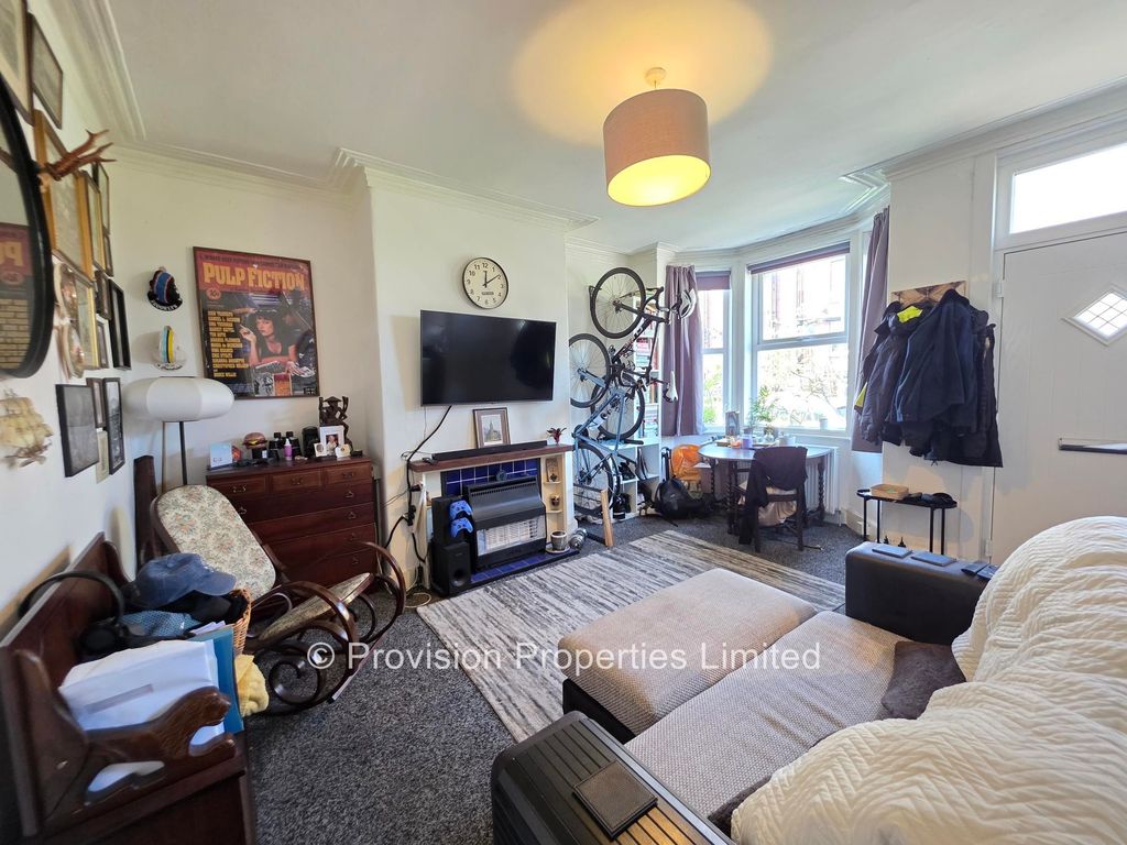 Property photo 1 of 8 Photo