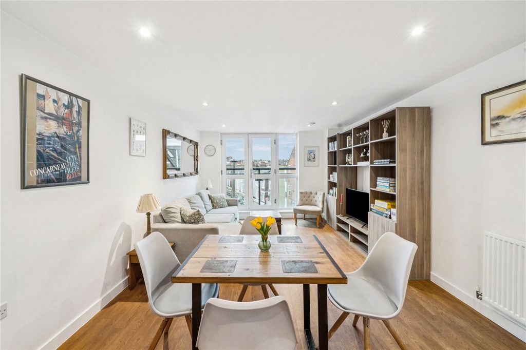 Property photo 3 of 6 Picture No. 15