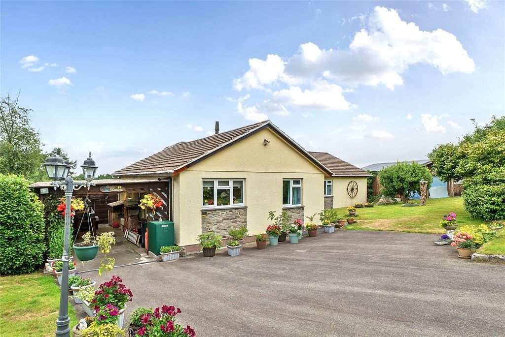 Property photo 3 of 32 Parking